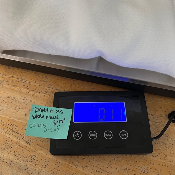 |•TOMMY HILFIGER•| WhiteV-Neck Overized Cropped Sweatshirt Size XS - Picture 16 of 16